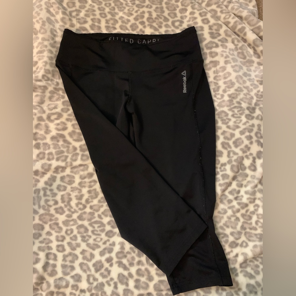 Black cropped reebok leggings